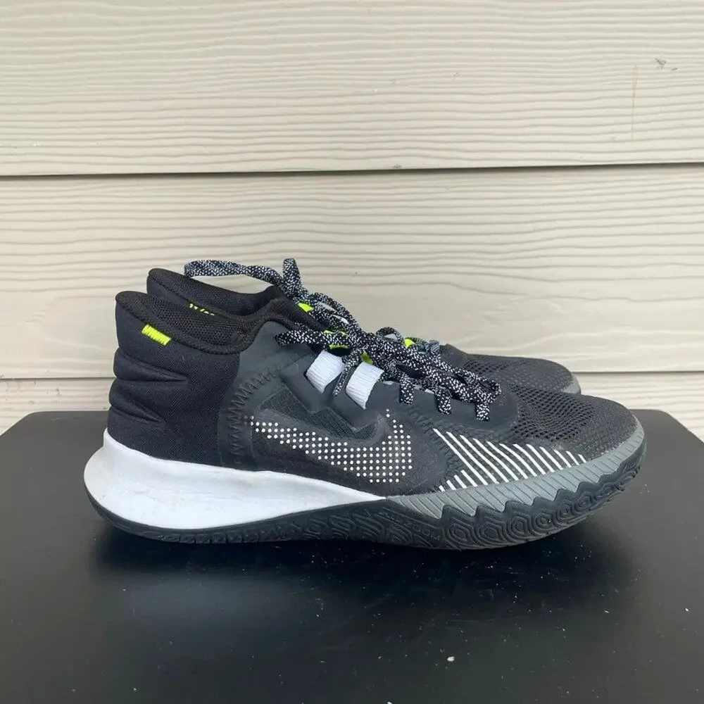 Nike Men's Kyrie Flytrap Black and White Shoes Sneakers Sz 9.5 Style CZ4100-002